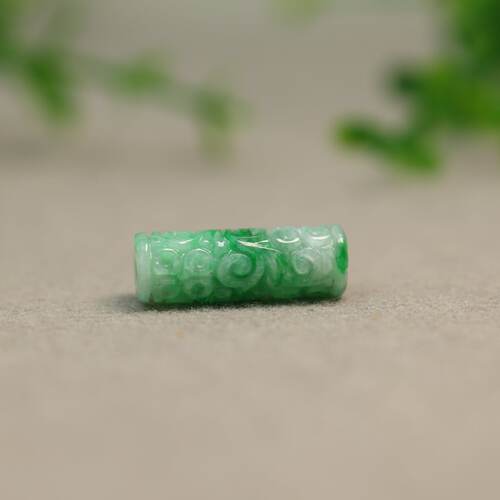 天然A货翡翠圆柱形雕花路路通
