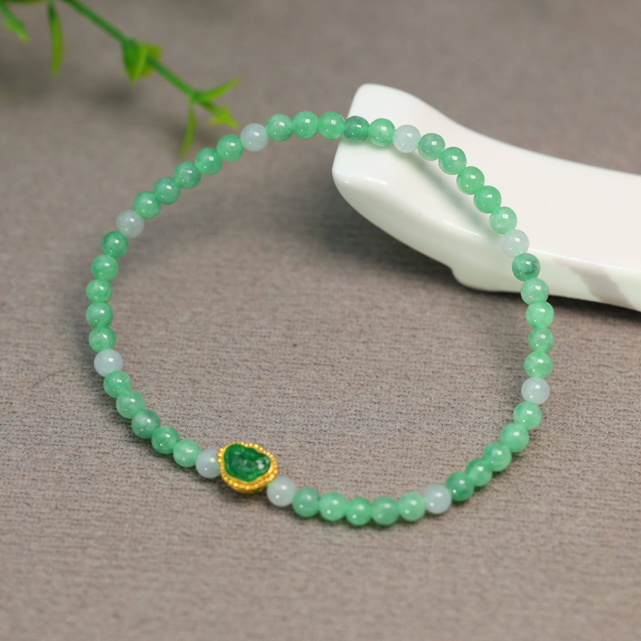 #I660 18K金镶嵌辣绿天然A货翡翠如意小香盒小米珠子手链手串