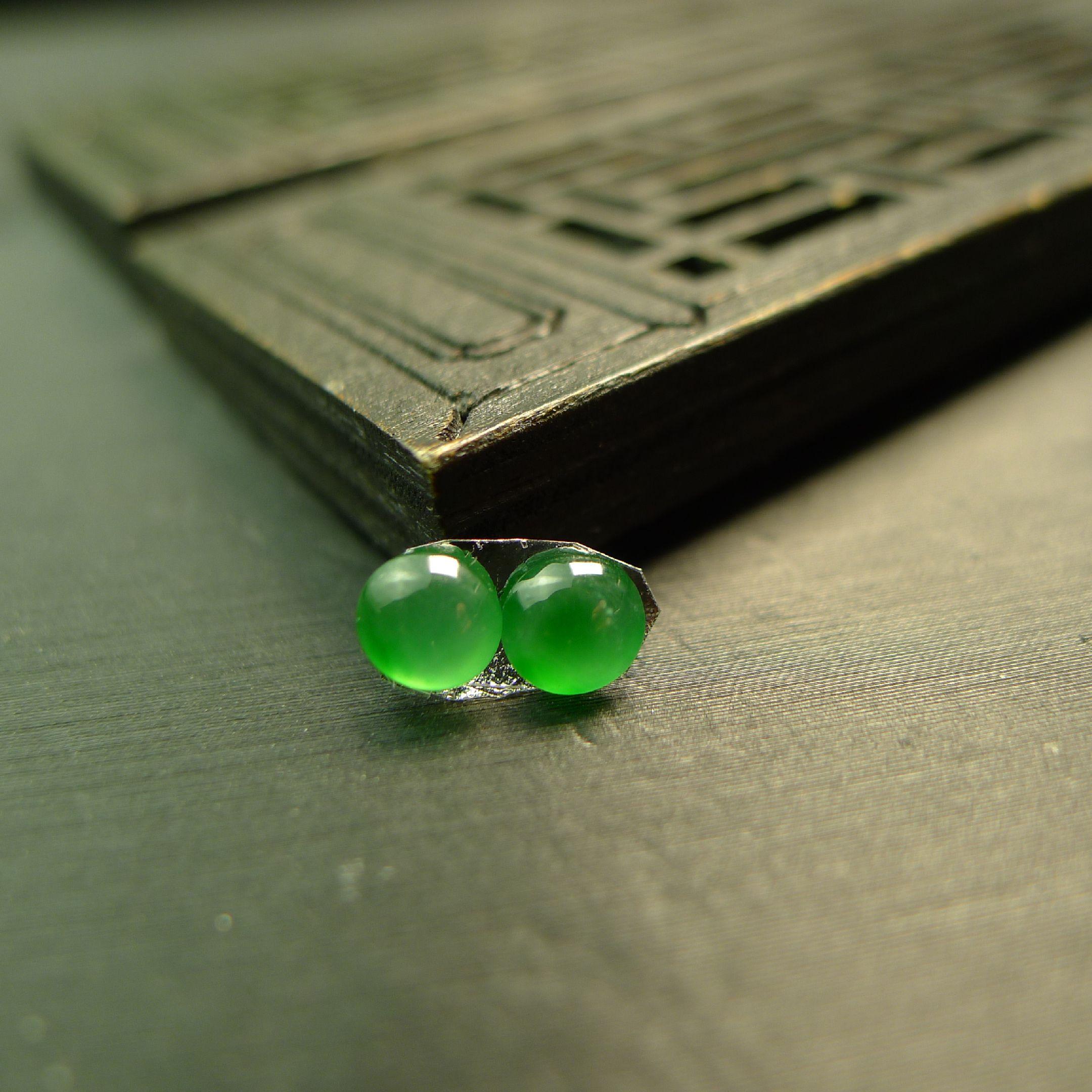 天然A货翡翠半球形圆形蛋面