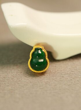 #E988 18K金镶嵌冰种满绿天然A货翡翠葫芦小香盒 通天孔