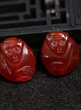 一对红色天然老玛瑙十二生肖猴子 通天孔