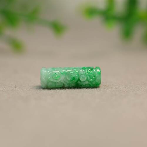 天然A货翡翠圆柱形雕花路路通