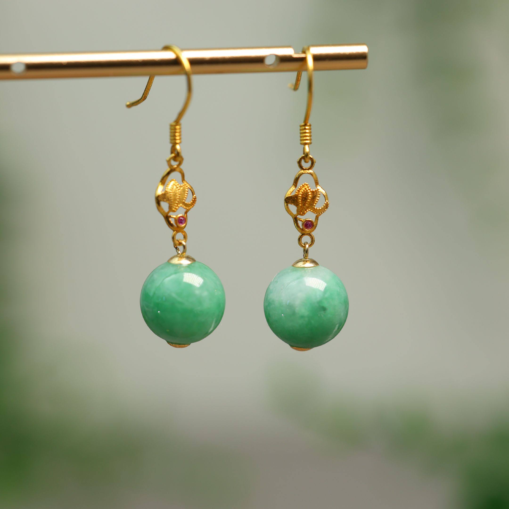 #K257 18K金镶嵌阳绿缅甸天然A货翡翠素面圆珠子耳坠耳钩款耳饰