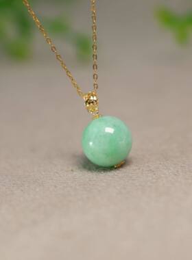 #K972 18K金冰糯底阳绿缅甸天然A货翡翠素面圆珠子锁骨吊坠不含链