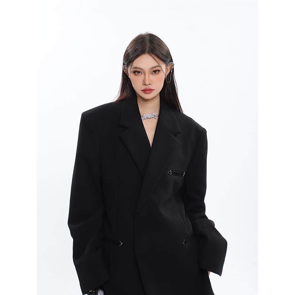 Cee栗子酥 黑色高级设计感垫肩西服金属装饰宽松西装外套女春秋