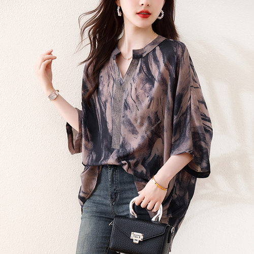 复古水墨印花上衣胖mm夏季宽松气质小衫显瘦洋气V领烫钻雪纺衬衫