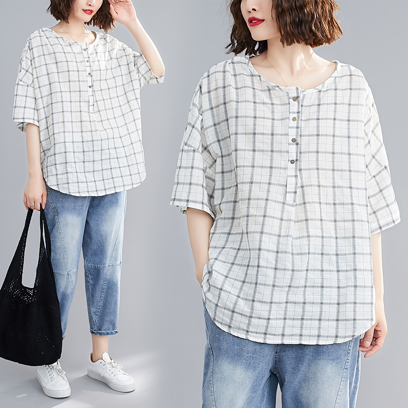 200斤夏装胖mm宽松蝙蝠袖棉麻衬衫女士显瘦文艺格子圆领套头衬衣