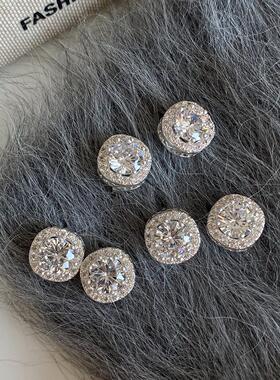 《克拉恋人》精致爆闪秋冬港风轻奢高级感2025新款爆款耳环耳钉女