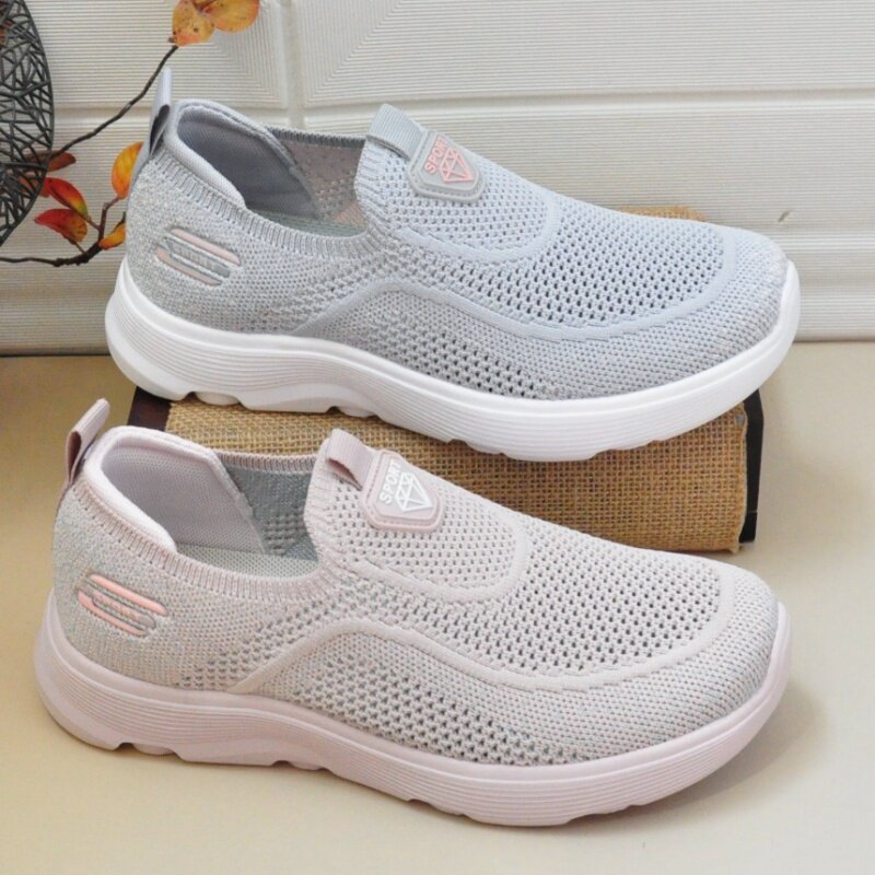 2025夏季新款老北京布鞋女飞织透气网面妈妈鞋轻便软底防滑健步鞋