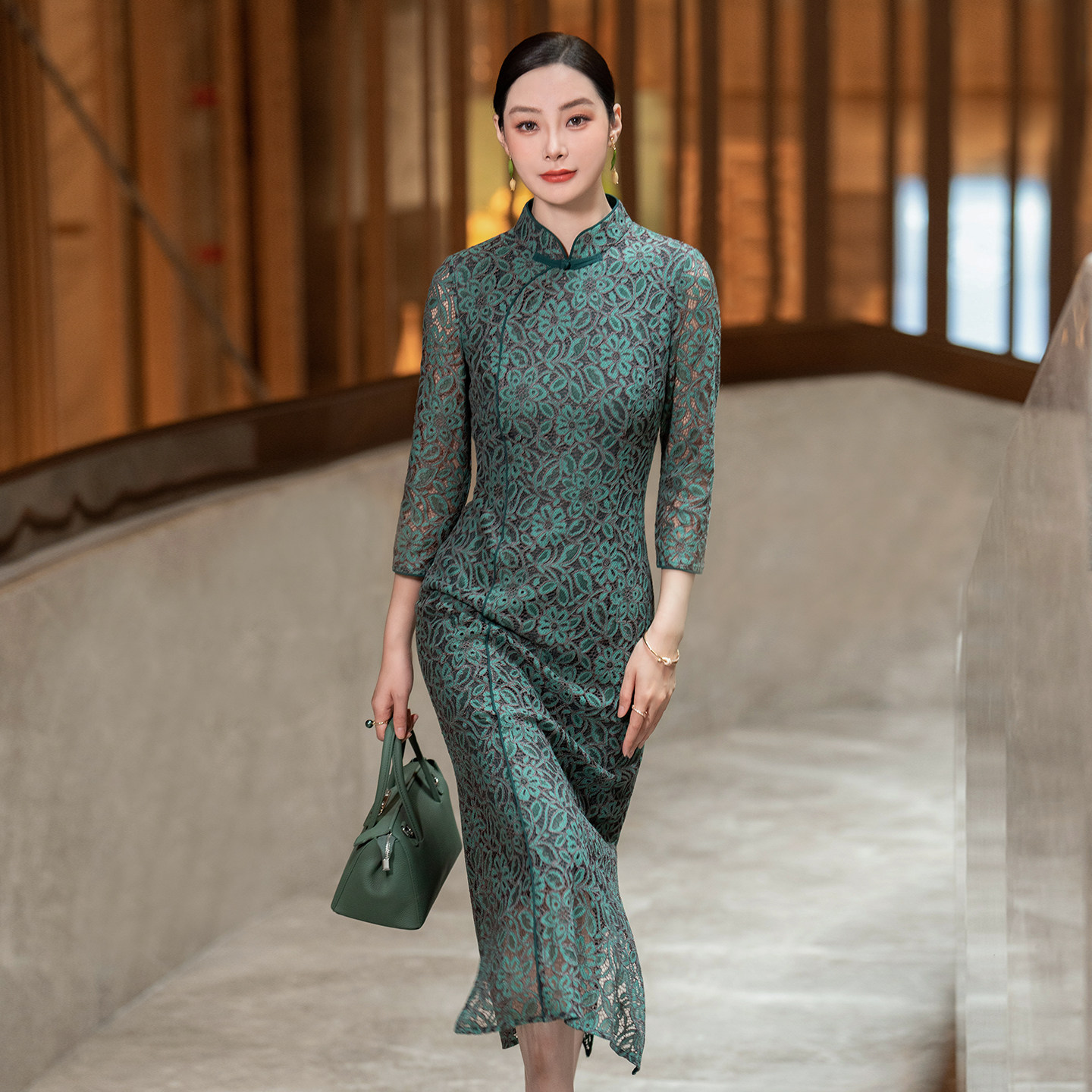 纳绎复古蕾丝旗袍裙女2026夏季新款端庄大气修身显瘦连衣裙子