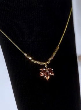 红色枫叶项链女小众设计高级感轻奢冷淡风毛衣链2023年新潮配饰