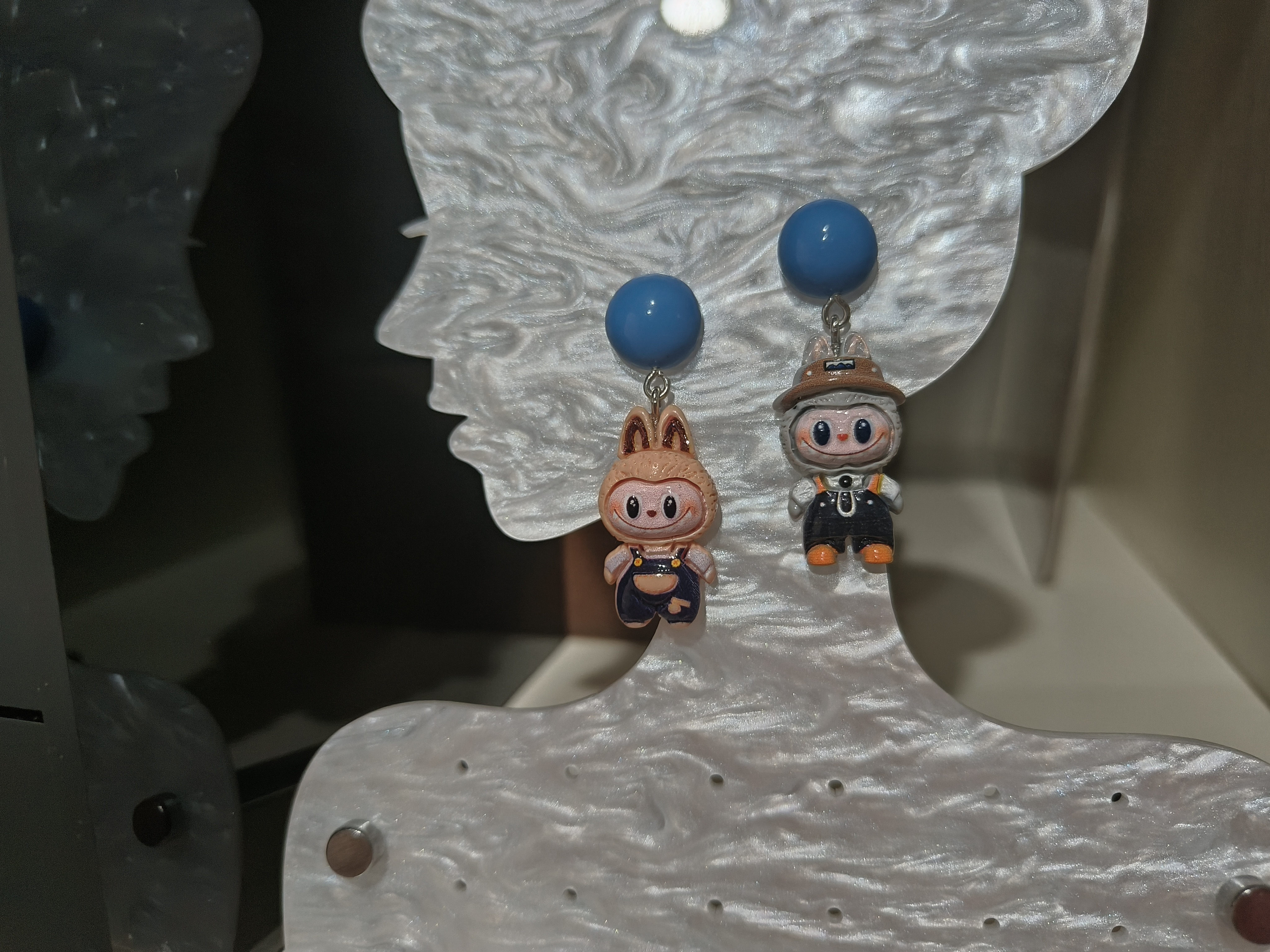 是Alice。卡通耳钉#01