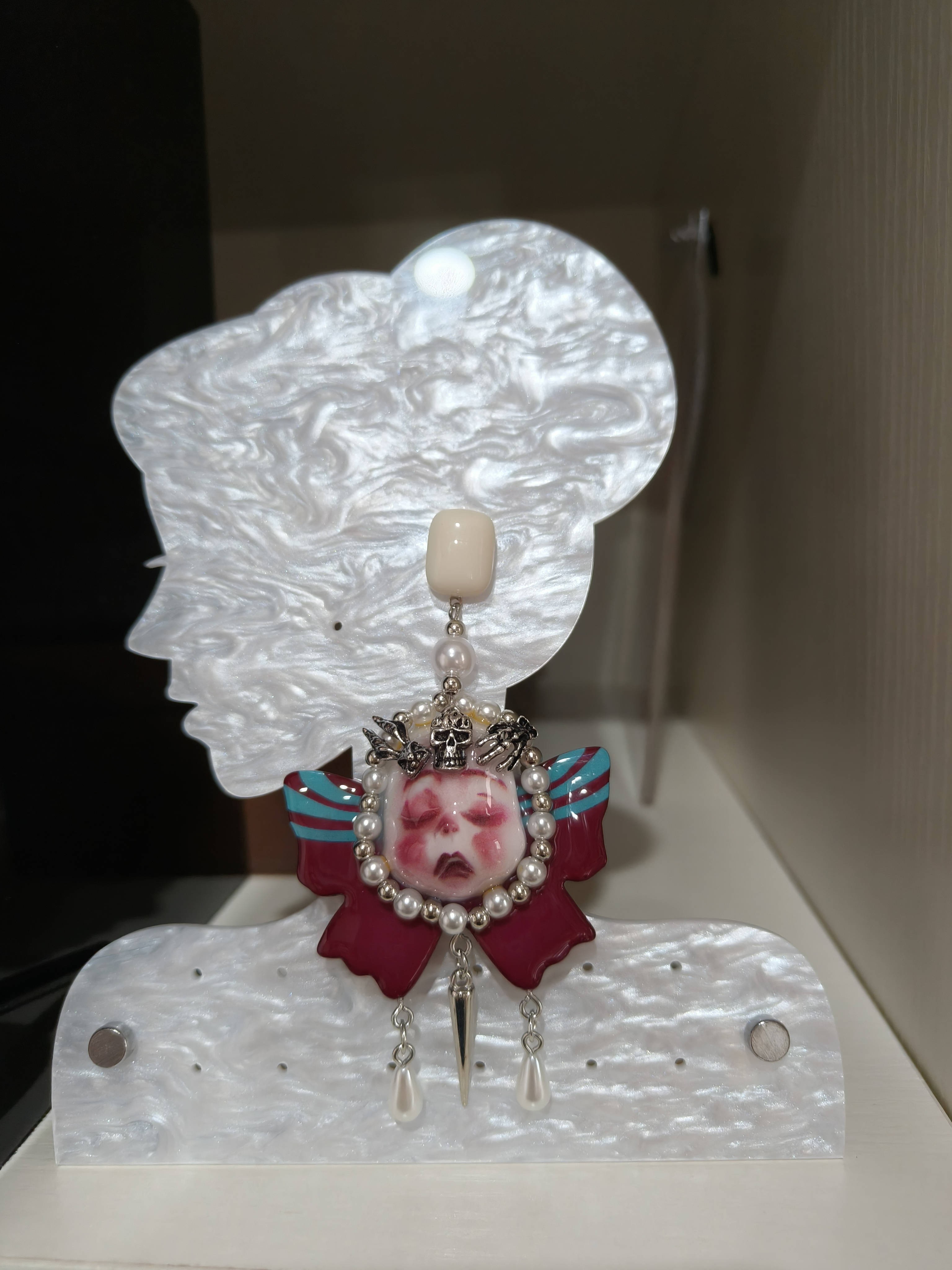 是Alice。独特个性设计耳钉#01 一只价