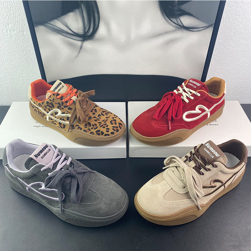 韩版真皮复古刺绣超火德训鞋女2026春夏款舒适轻便软底休闲运动鞋