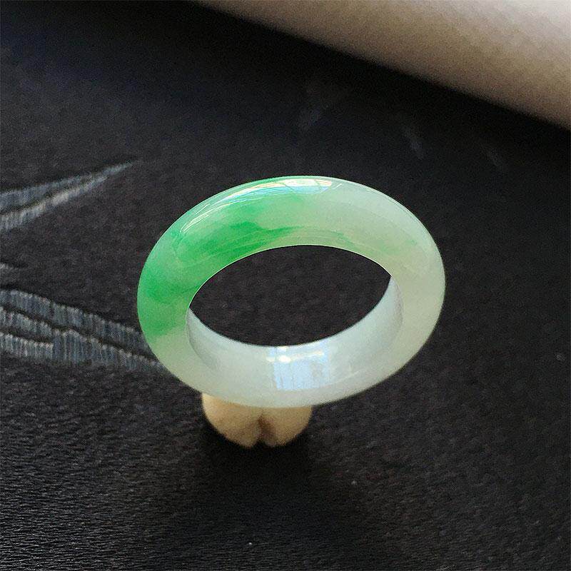 缅甸翡翠冰种阳绿色玉指环戒圈16.8mm老种a货冰绿戒13号圈女款戒