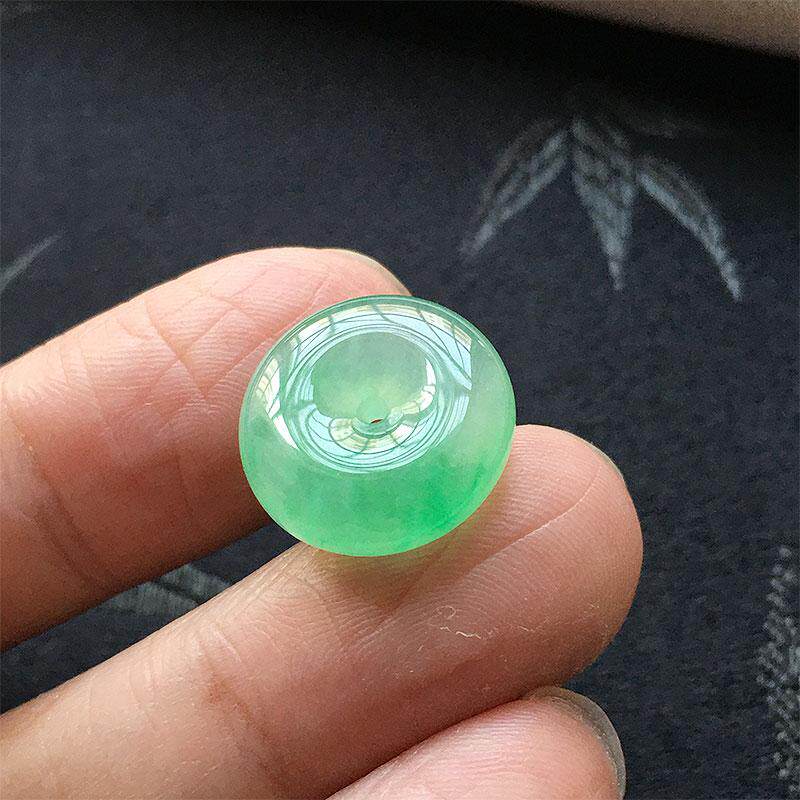 缅甸翡翠冰种翠绿色平安扣吊坠老种a货冰绿饱满玉怀古扣挂件绿扣