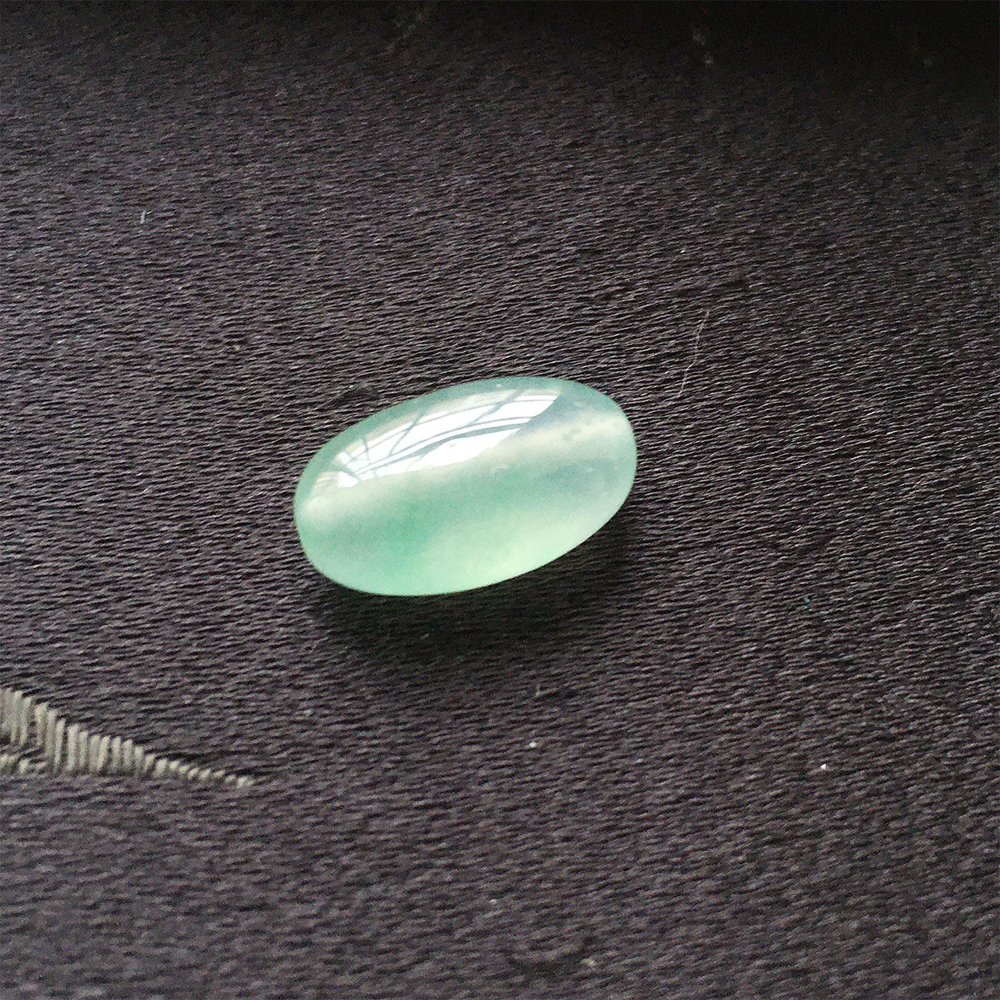 缅甸翡翠高冰种浅绿色玉路路通吊坠老种a货冰透水润玉配珠米珠