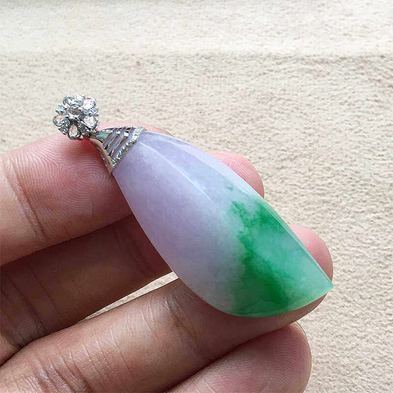 缅甸翡翠冰种紫罗兰飘翠绿色随型吊坠女款18K金镶嵌老种a货三彩