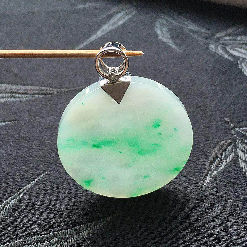 缅甸翡翠冰种飘绿花玉平安扣吊坠老种a货冰绿玉怀古扣无事牌18K金