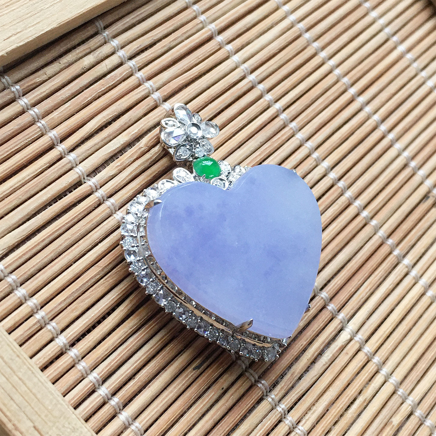 A货缅甸翡翠冰种紫罗兰翡翠爱心吊坠18K金镶嵌冰紫心形翡翠挂件