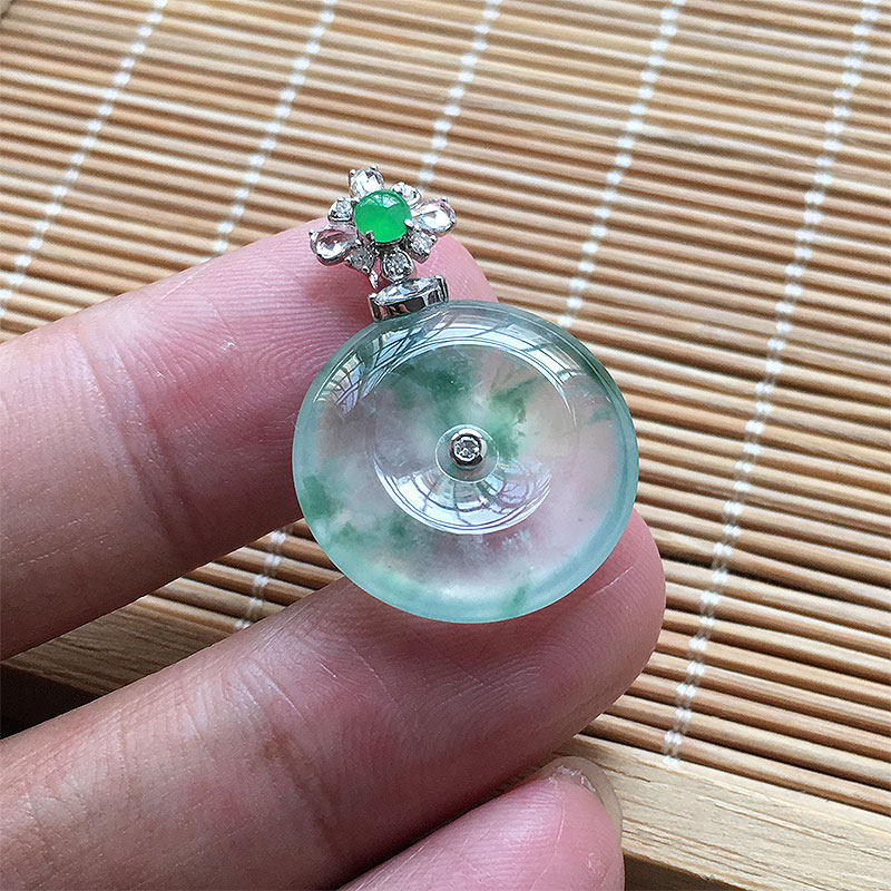 缅甸翡翠玻璃种飘花玉平安扣吊坠18K金绿花怀古玉扣挂件冰透起光