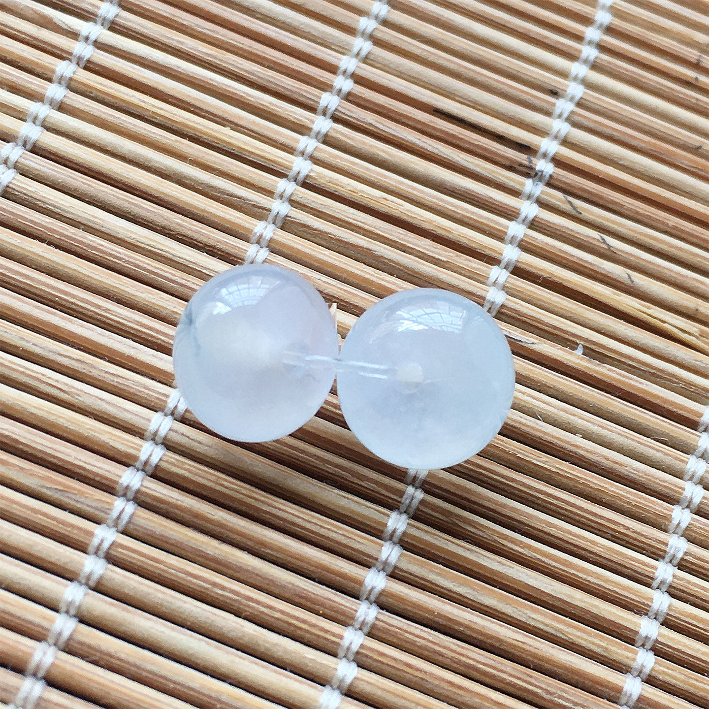 缅甸翡翠冰种纯净多宝珠吊坠