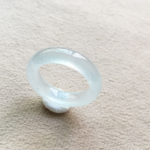 缅甸翡翠高冰种纯净起光玉戒