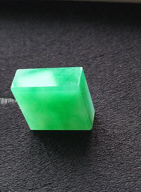 （6月22号 已结缘 欣赏）冰种翠绿色无事牌老种a货冰阳绿素面吊坠