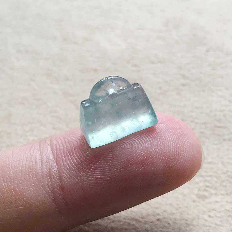 缅甸翡翠高冰种飘花玉锁吊坠老种a货冰透水润玉长命锁挂件小精品