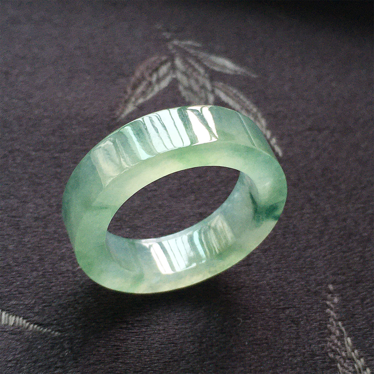 缅甸翡翠冰种飘蓝花玉指环戒指