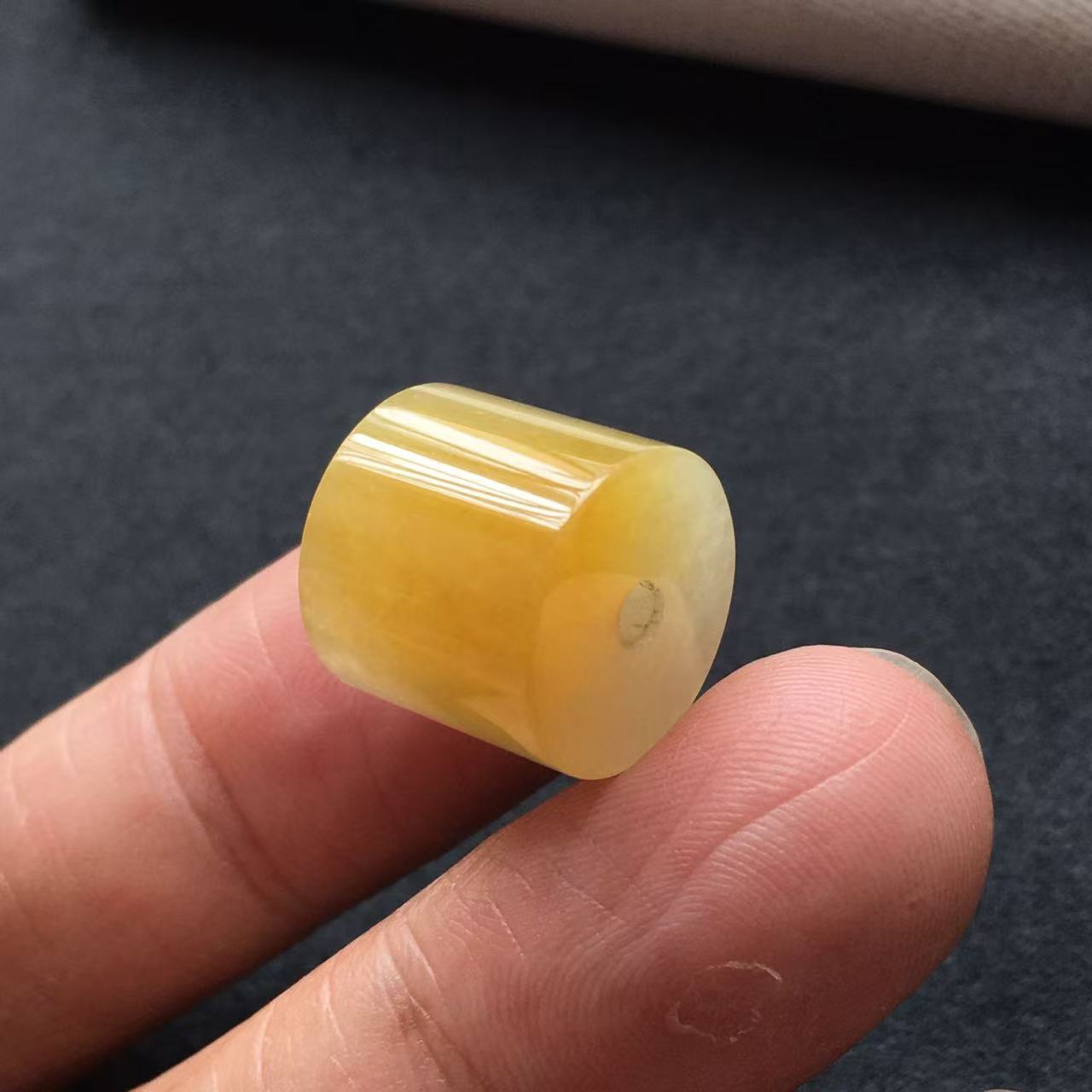 缅甸翡翠冰种黄翡路路通吊坠