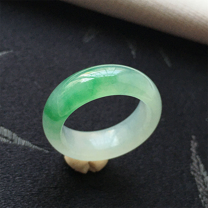 缅甸翡翠冰种翠绿色玉指环戒圈12号老种a货冰阳绿色戒16mm女款