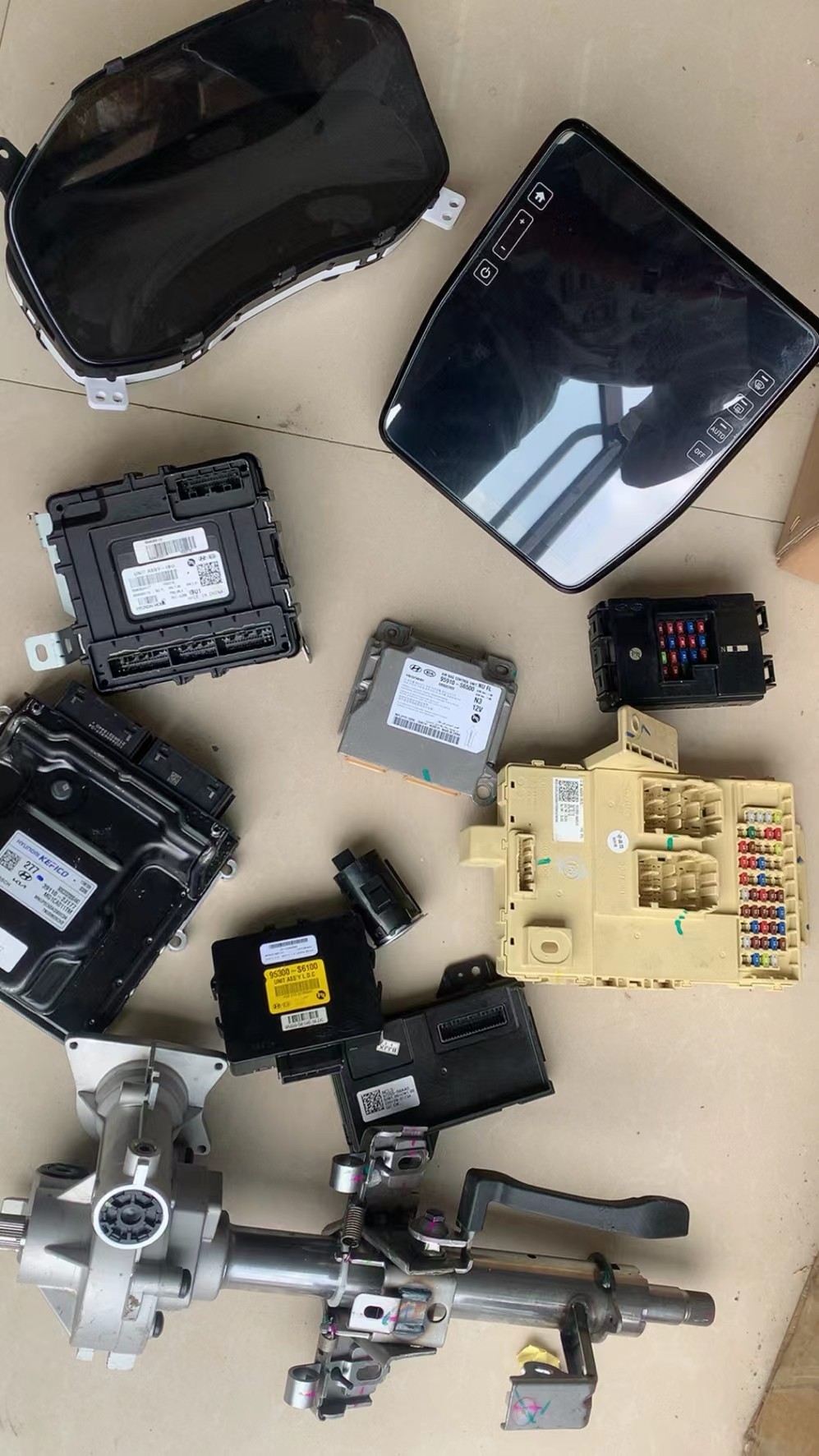 全新ix35室内保险丝盒防盗盒BCM空调开关仪表盘电子管柱电脑电机