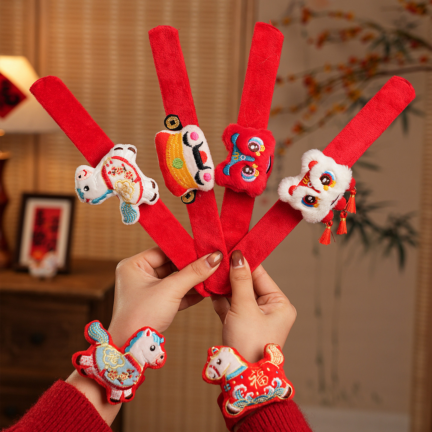 新年毛绒拍拍圈儿童手环马年卡通吉祥物公仔节日装扮礼物小饰品,节庆用品/礼品,节日装扮用品,淘宝优惠券,粉丝福利购,淘宝优惠卷