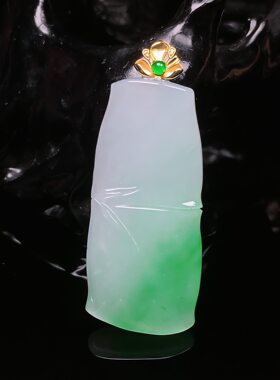 缅甸天然翡翠A货18k金镶嵌飘绿竹节吊坠