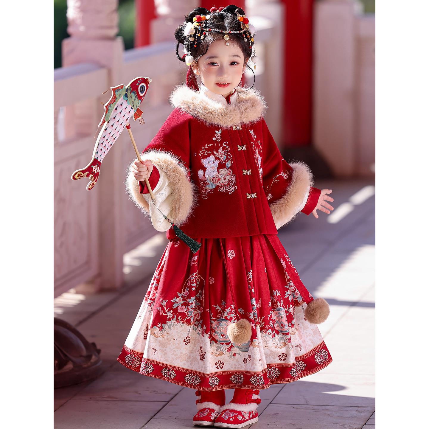 汉服冬装女童连衣裙套装2025新款儿童拜年服新中式马面裙国风裙子