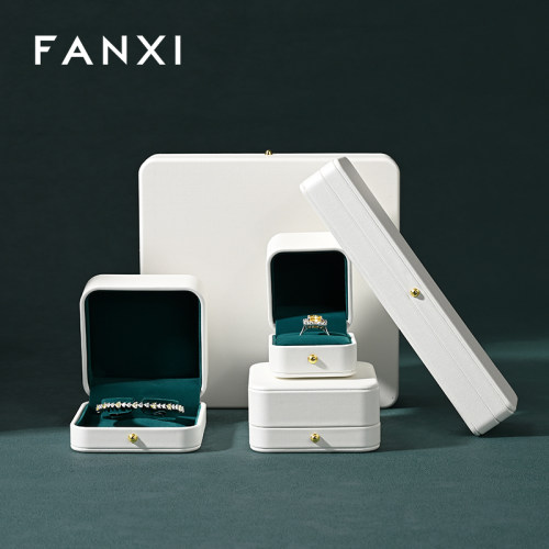 凡西FANXIPU皮绒面内饰戒指盒