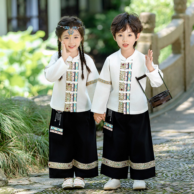 儿童民族服装广西壮族三月三男童