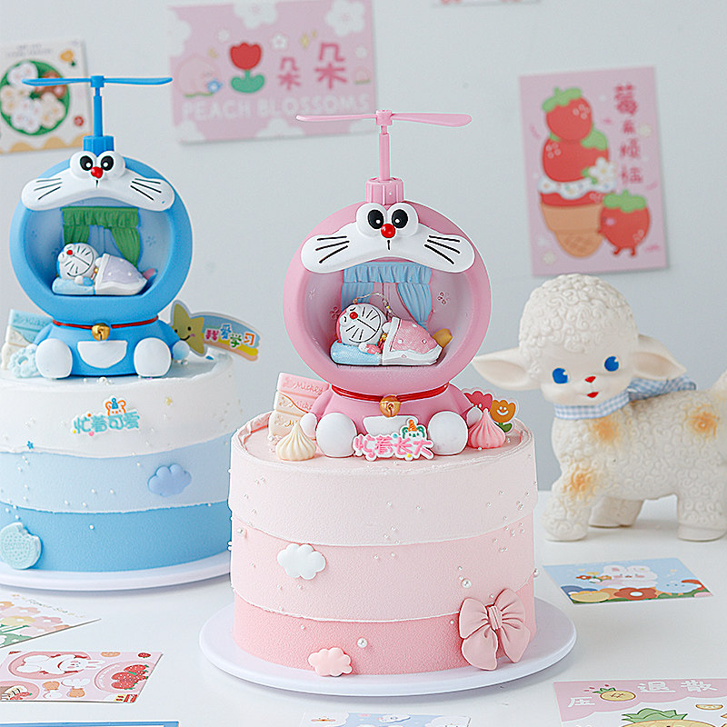 六一儿童节叮当猫生日蛋糕装饰摆件卡通双胞胎宝宝插件led存钱罐