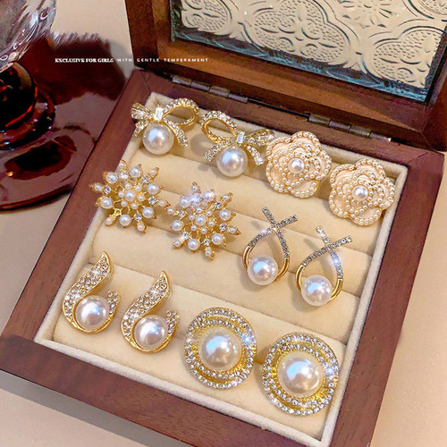 慕斯里法式高级感珍珠水钻耳环