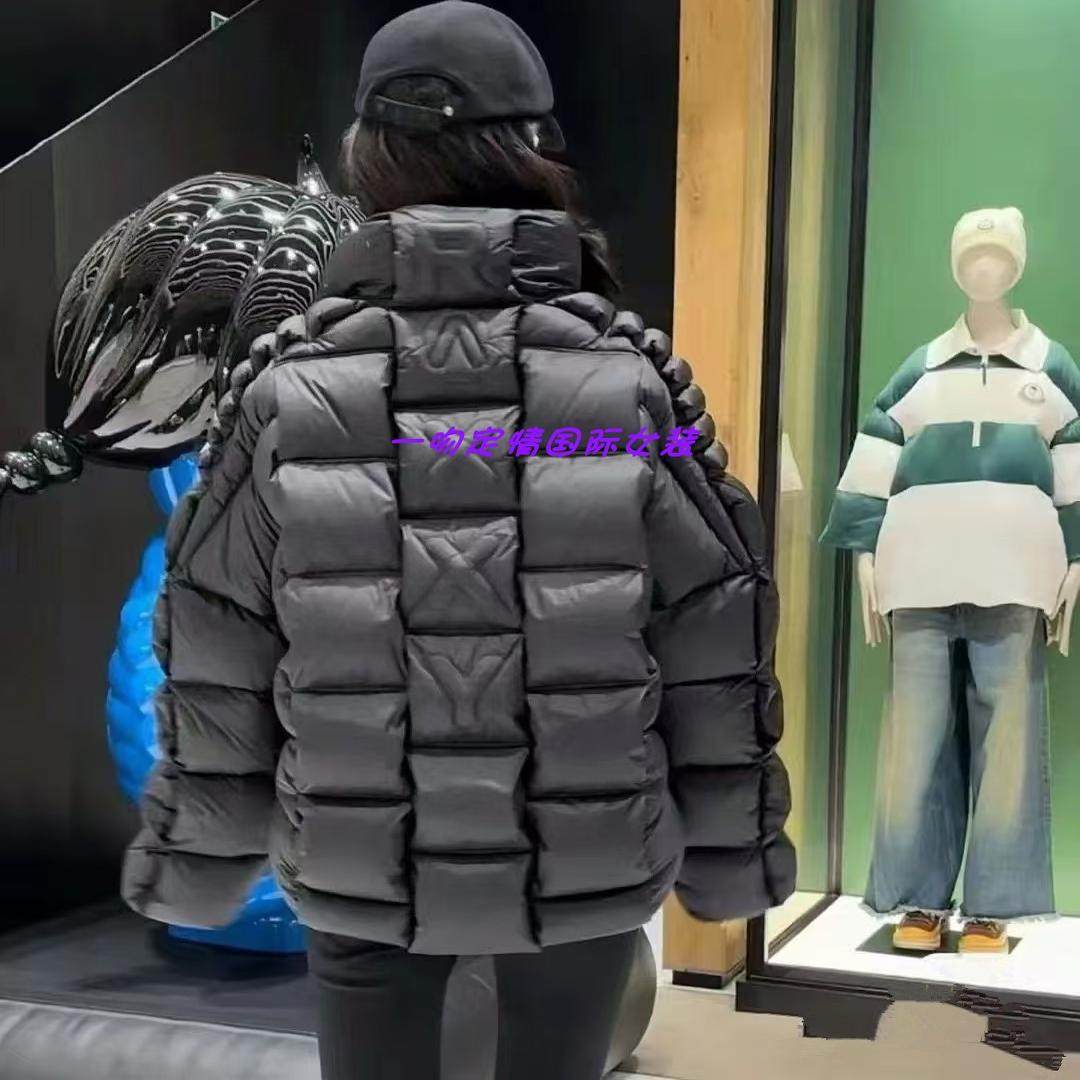 一吻定情正版女装秋冬保暖女士轻奢羽绒服少女面包服