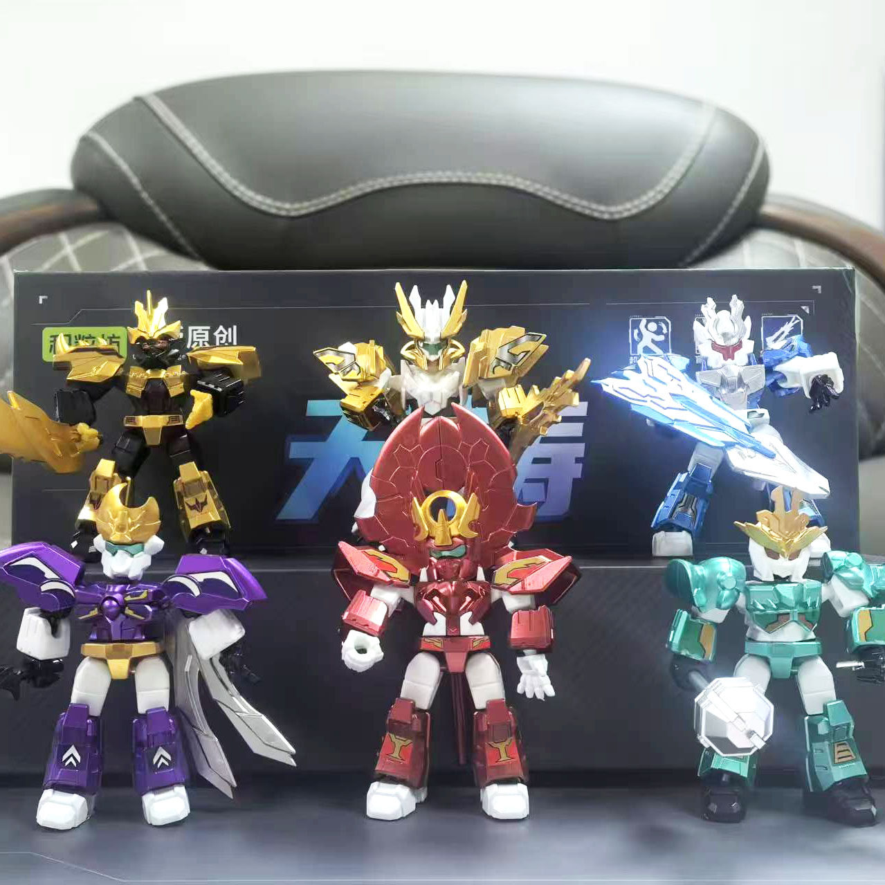 天铸机甲人仔超可动金属盲盒