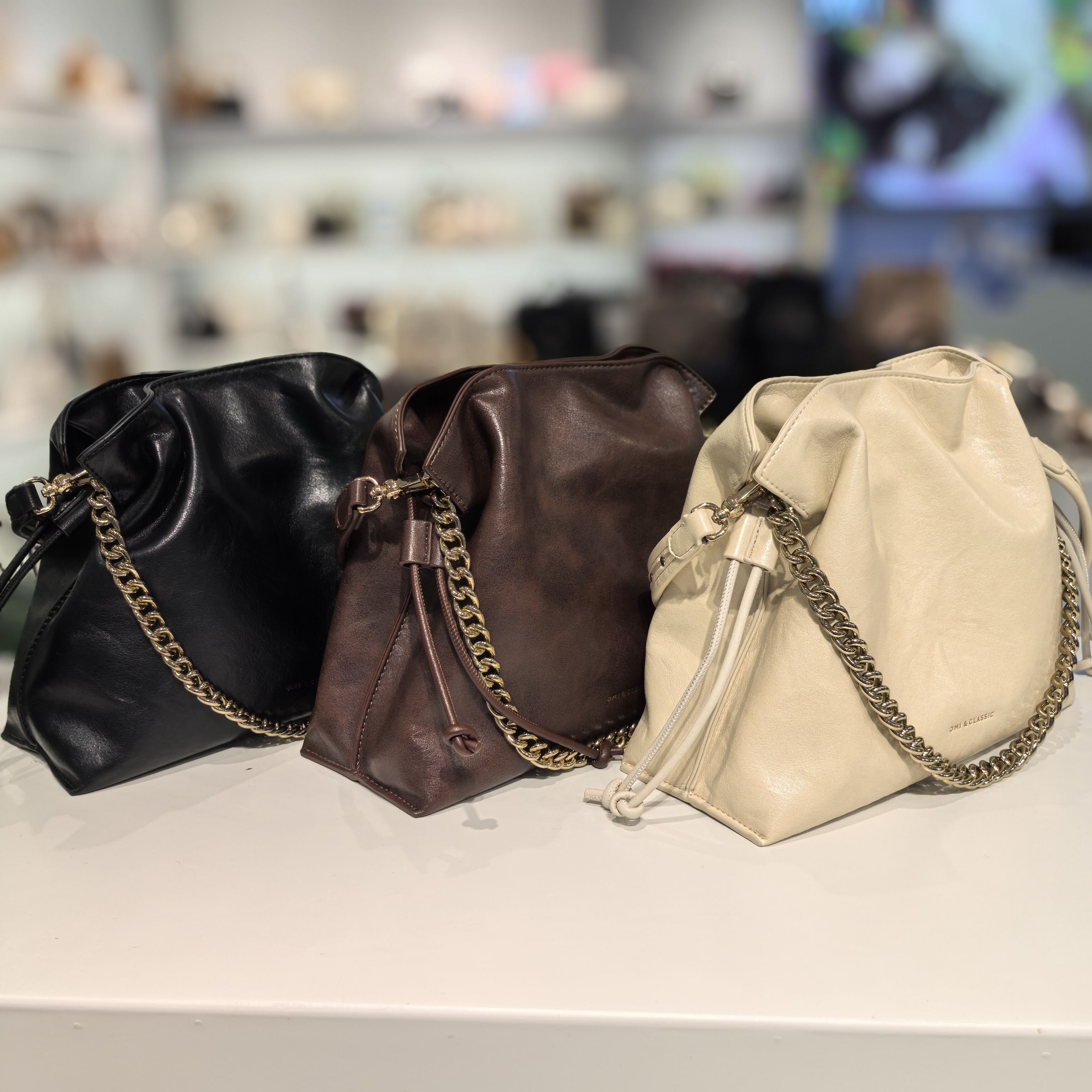 欧米女包2025新款时尚百搭手提单肩斜挎包女水桶包软糯休闲包