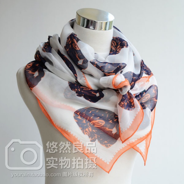 麦昆围巾骷髅头丝巾真丝桑蚕丝百搭女春秋防晒沙滩巾超大方巾