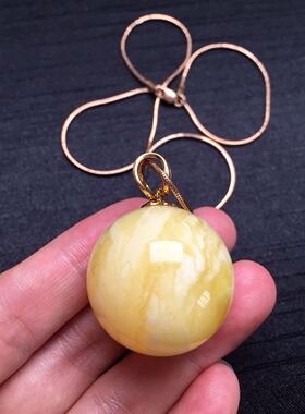 18k金镶嵌 俄料 白花 蜜蜡 圆珠吊坠流淌纹 28mm14.58克 大气高贵