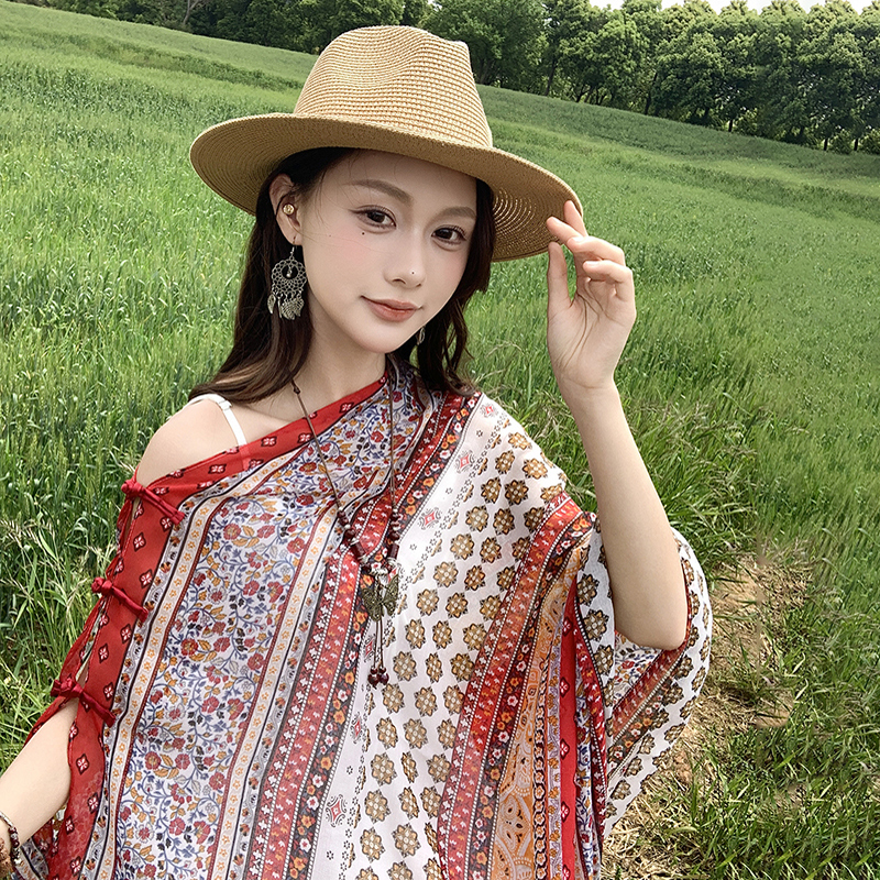 波西米亚盘扣披肩丝巾女外搭薄款披风云南丽江西藏旅游拍照围巾女