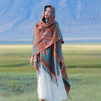 波西米亚披肩女连帽斗篷西藏新疆旅行穿搭保暖加厚披风秋冬季围巾