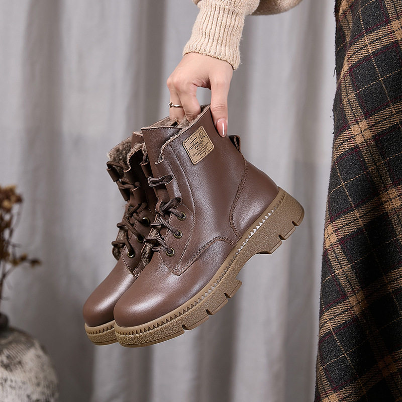 【东莞外单】真皮女式靴子2025冬季新款牛皮面大棉6孔大码马丁靴