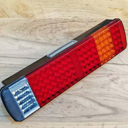 防砸款红岩杰狮后尾灯总成金刚M500倒车灯转向灯C100C500电子LED