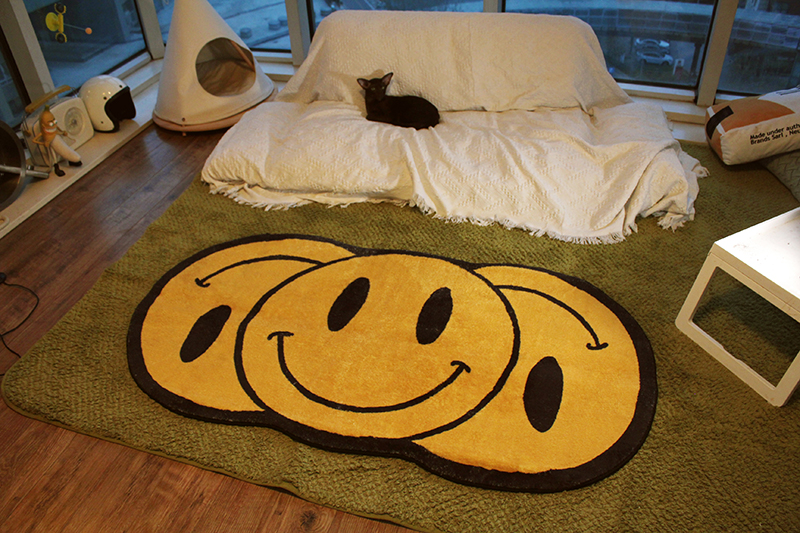 TRIPPY原创设计 复古重叠笑脸 客厅卧室床边地垫 仿羊绒异形地毯
